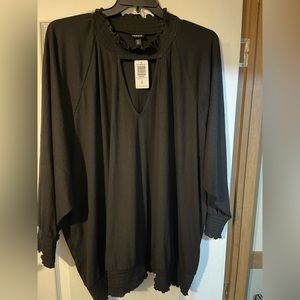 NWT Torrid Blouse w/cut out detail size 6